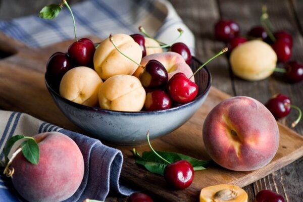 میوههای بهاری مناسب سالمندان